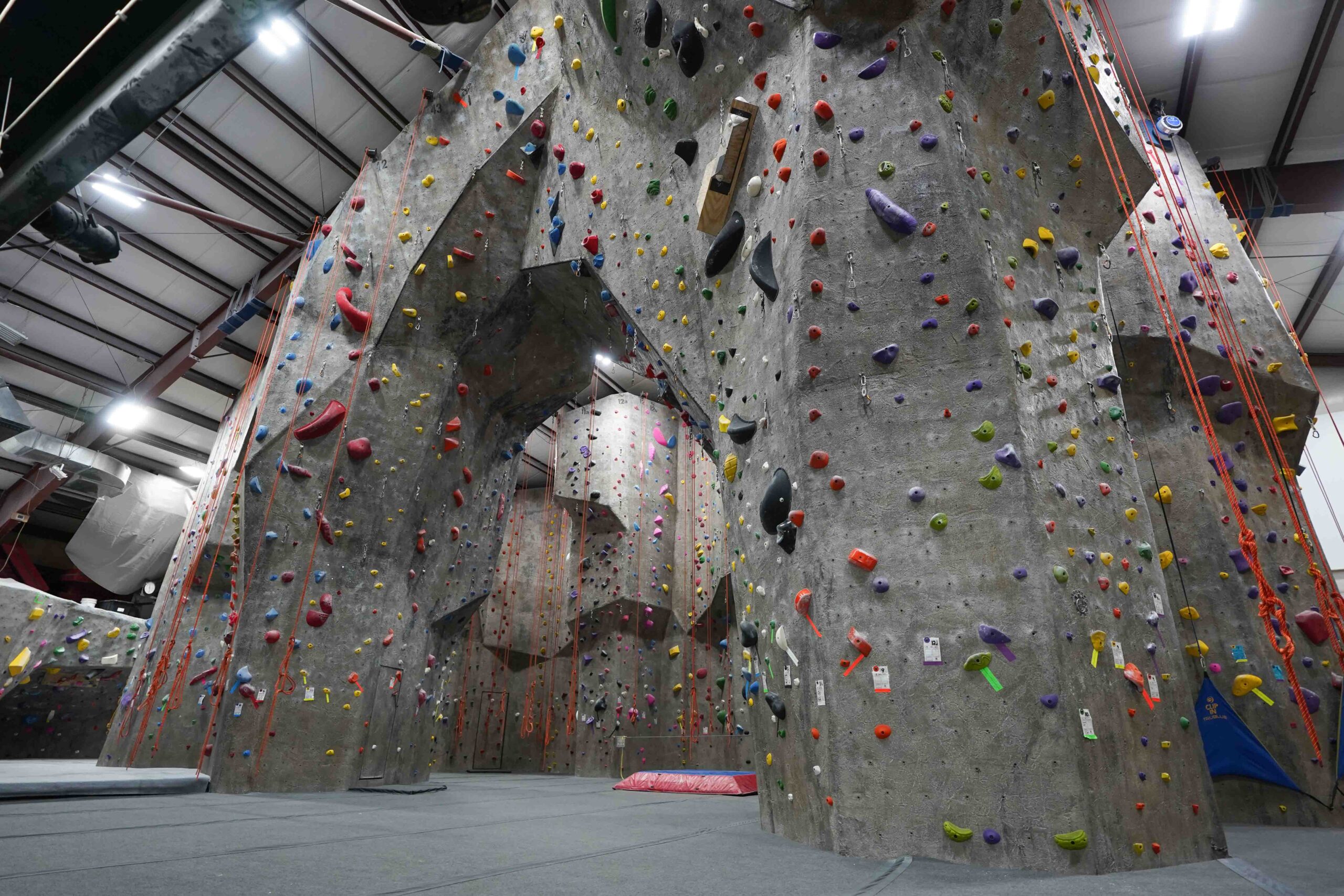 the rock club, rock climbing, new rochelle, westchester, new york, bouldering